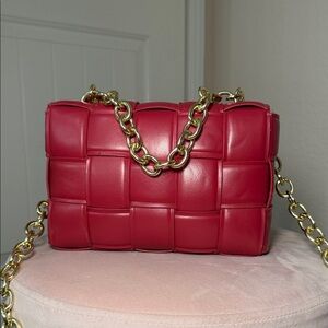 Red padded cassette Chain crossbody Bag